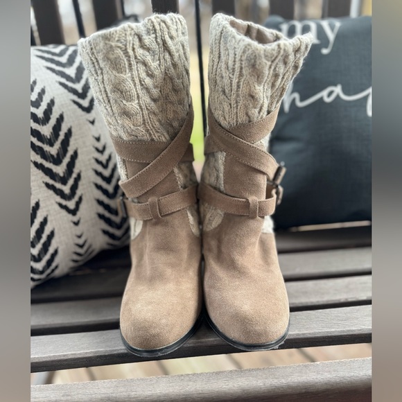 Steve Madden “Alpine” Wedge Boot - Picture 2 of 7